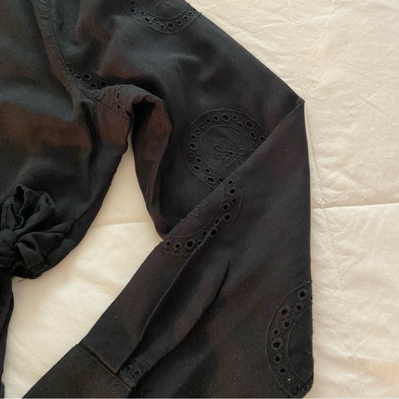 Crop Top with Eyelet on Sleeves - Picture 7 of 11